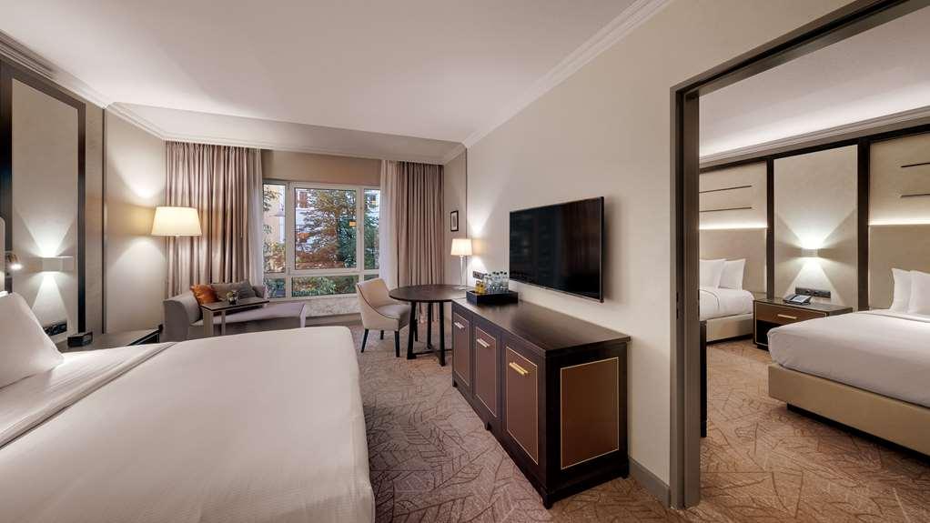 Hilton Hotel 4*